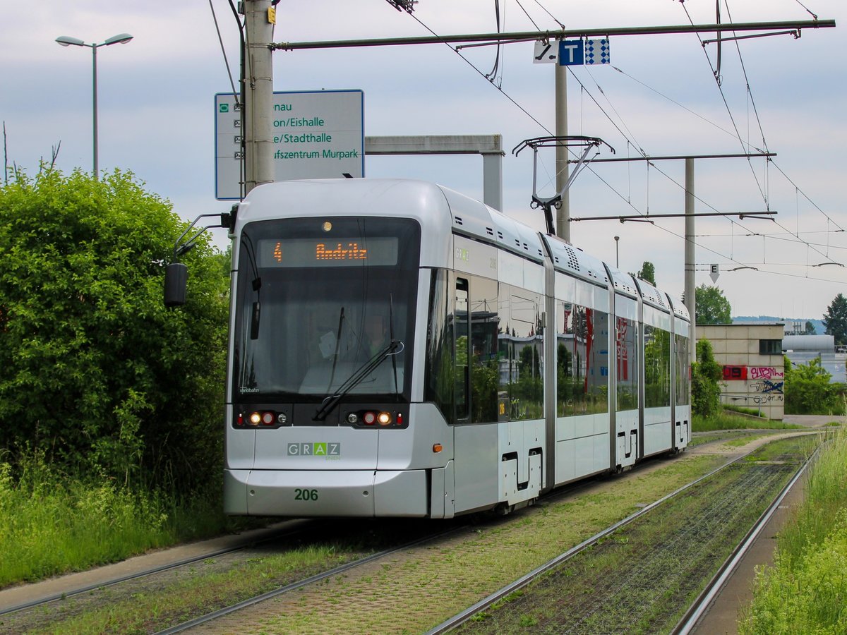 Graz. Die Anzeige  4 Andritz  wird bald nostalgisch sein. Die Straßenbahnverlängerung nach Reininghaus wird 2021 beendet sein, zur Vorbereitung tauschen im Sommer 2020 die Linien 3 und 4 die Endstationen  Andritz  und  Laudongasse .