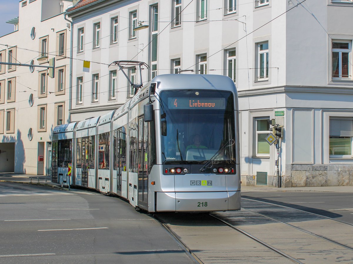Graz. Die letzten Tage des 4ers in Andritz sind gezählt. Noch bis 27.05.2020 verkehrt der 4er bis Andritz, ehe er mit der Linie 3 die Endstationen tauscht. Am 23.05.2020 konnte ich Variobahn 218 bei der Keplerbrücke ablichten. 