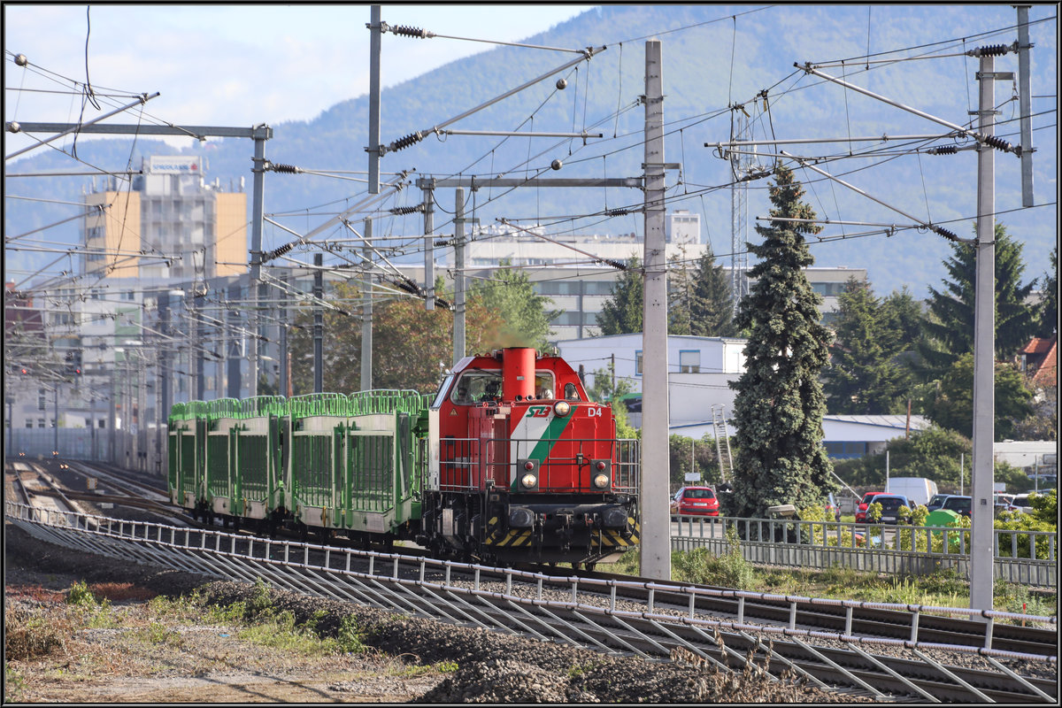 Graz Don Bosco liegt nur kurz nach dem Hauptbahnhof Richtung Süden. 
Neben der Bedeutung der Nahverkehrsdrehscheibe dient er auch dem Abzweig der steirischen Ostbahn.
Hier im Bild rollt die STB D4 in Richtung Weiz. 
10.05.2019