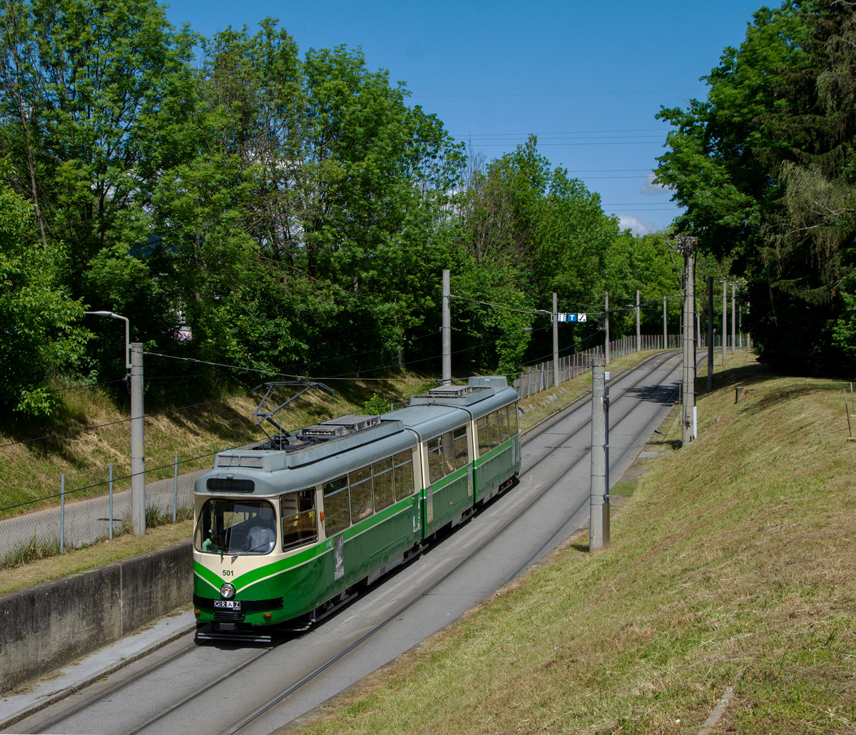 Graz 

Graz Linien TW 501 als Linie 4 nach Liebenau, Grazer Straße, 27.05.2020. 