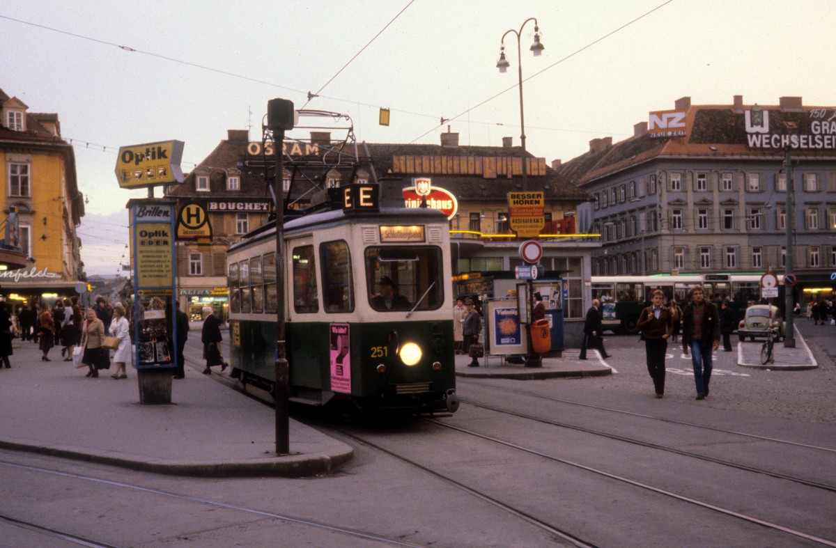 Graz GVB SL E (Tw 251) Jakominiplatz am 18. Oktober 1979.