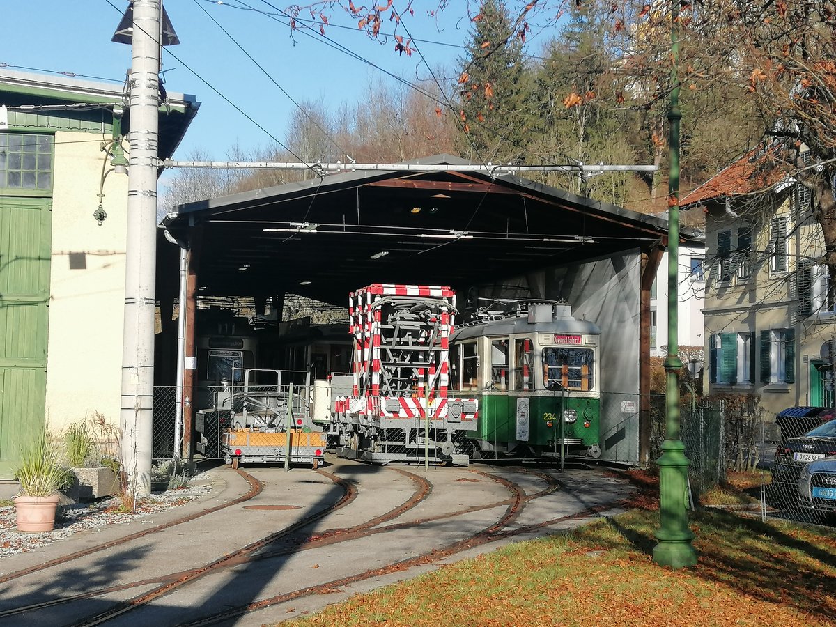 Graz. Im November 2019 stand TW 234 unter der
Überdachung im Tramway Museum Graz. 