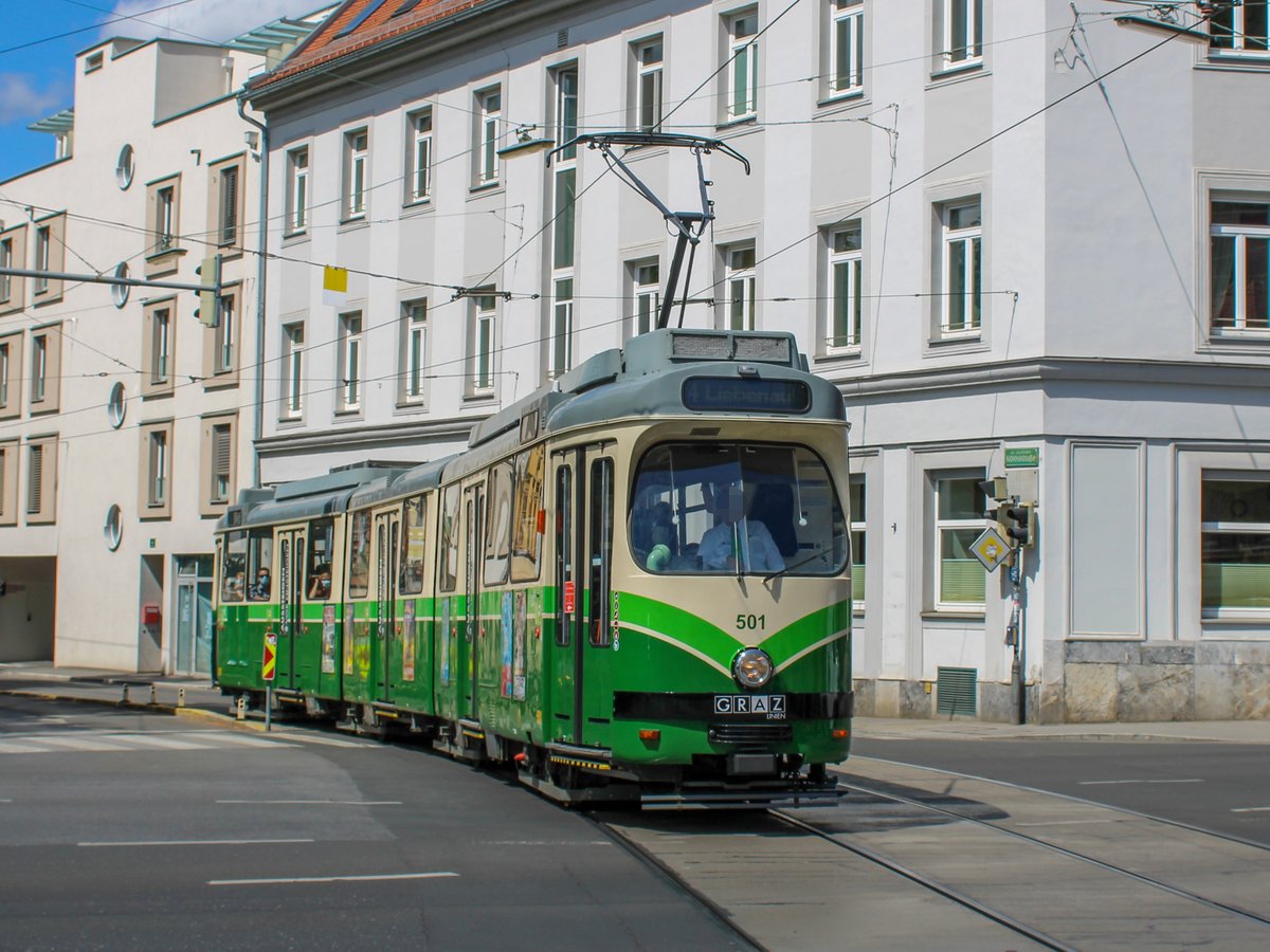 Graz. TW 501 erledigte am 25.05.2020 seinen Dienst auf der Linie 4, hier bei der Keplerbrücke. 