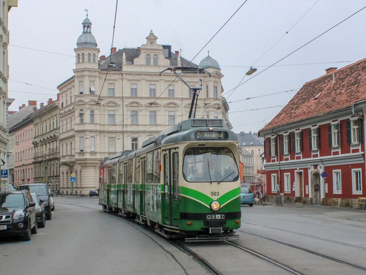 Graz. TW 503 ist hier am 19.11.2020 am Dietrichsteinplatz zu sehen.