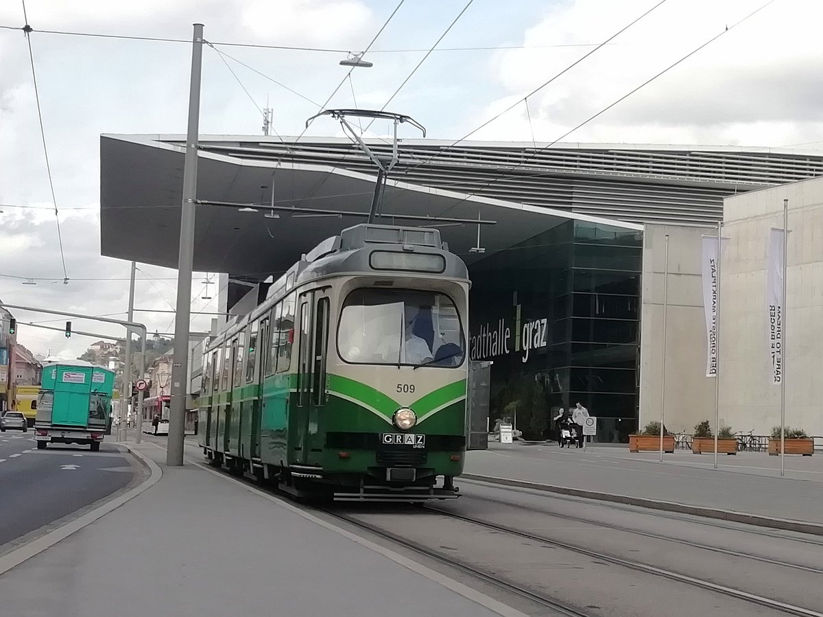 Graz. TW 509 der Graz Linien fuhr am 10.09.2019
auf der Linie 4, hier zu sehen vor der Messe
Graz. 