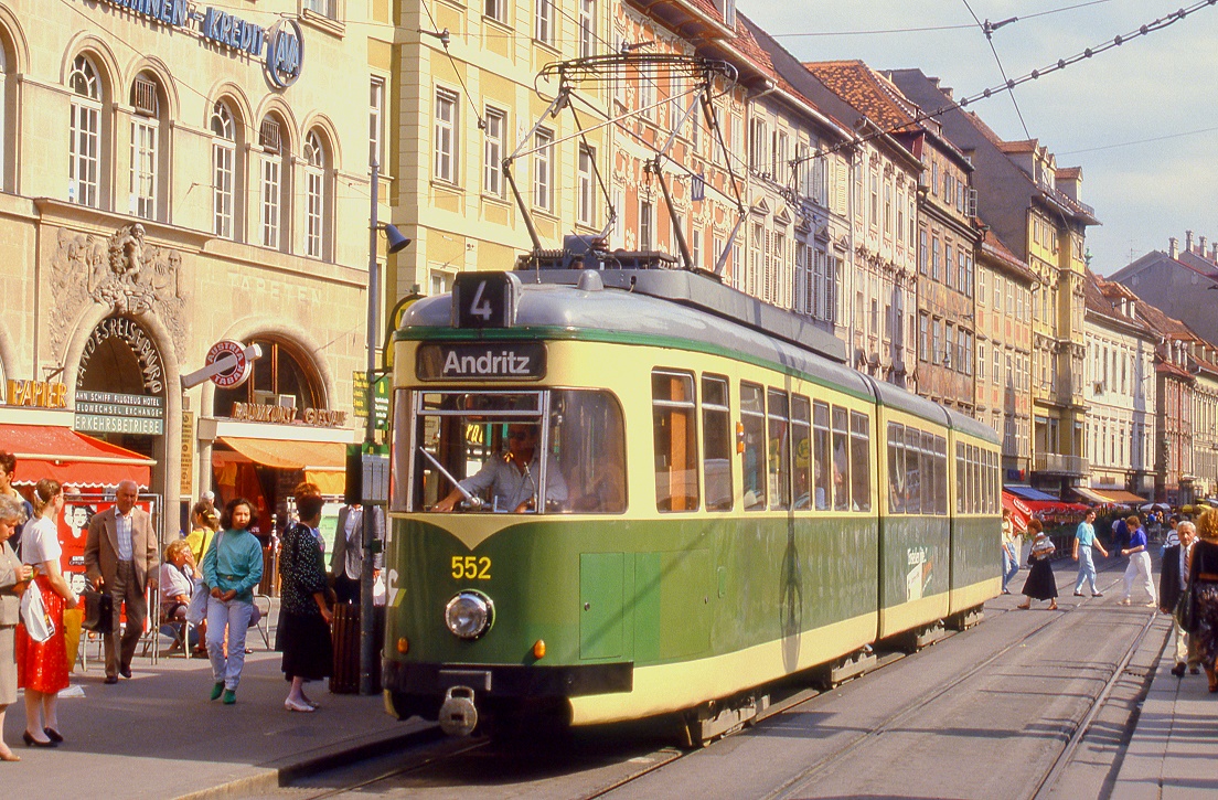 Graz Tw 552, ex Wuppertal 3809, am Hauptplatz, 11.09.1987.
