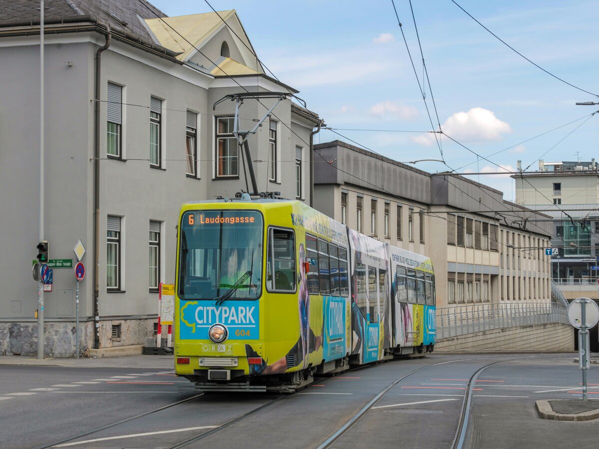 Graz. TW 604 der Graz Linien kommt hier am 04.05.2021 aus der Unterführung Hauptbahnhof.