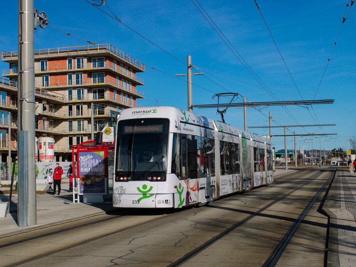 Graz. Zu Faschingsdienstag richteten die Graz Linien einen Sonderverkehr ein. Im Zuge dessen verkehrte die Sonderlinie 4/6, hier ist der Variobahn 233 auf besagter Linie am Jochen-Rindt-Platz zu sehen.