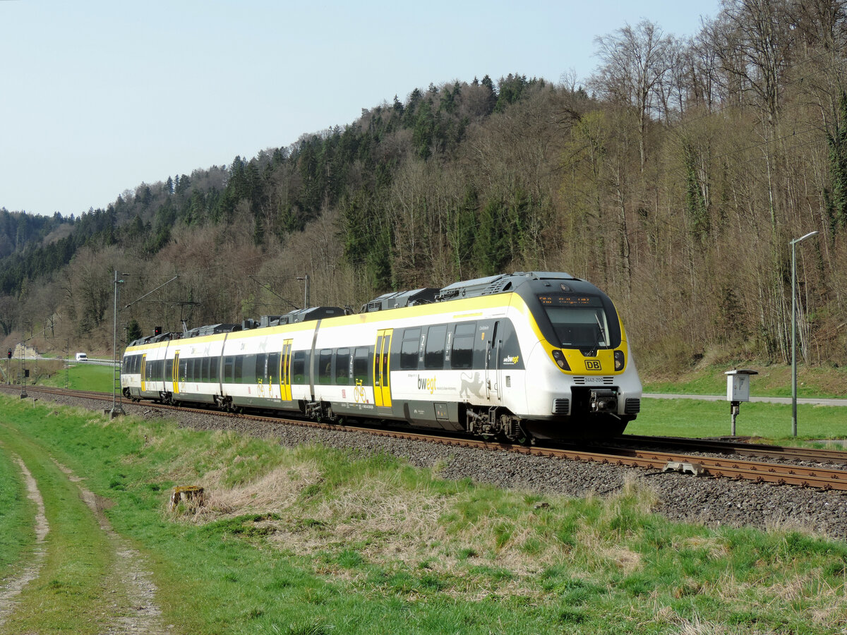 Grünholz - 13. April 2022 : 3442 200 am RE 17648 von Rottweil nach Stuttgart.