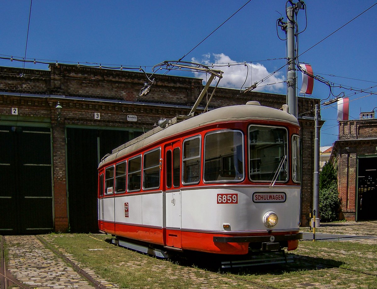 GS1 6859

Schulwagen zur Fahrerausbildung

Anlässlich eines Aktionstages wurde der Wagen am 7.Juli.2006 im Publikumsverkehr eingesetzt.