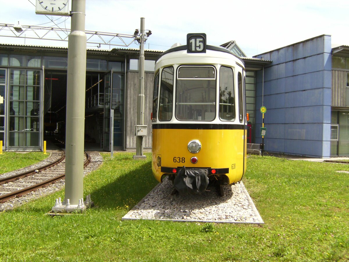 GT4 638 am 17.07.2009, abgestellt als  Pausenwagen  für die SSB-Mitarbeiter vor dem Depot Remseck.