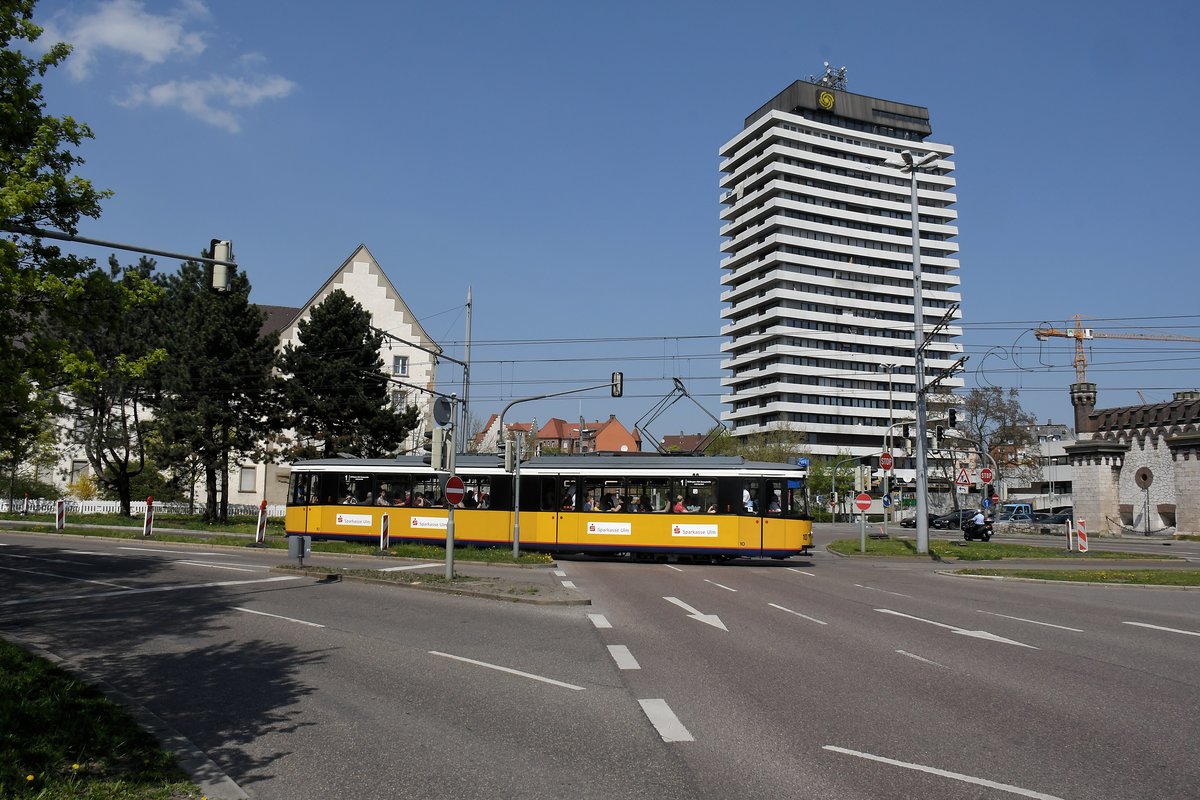 GT4 Wagen 10 am 21.04.18 am Ehinger Tor, Ulm