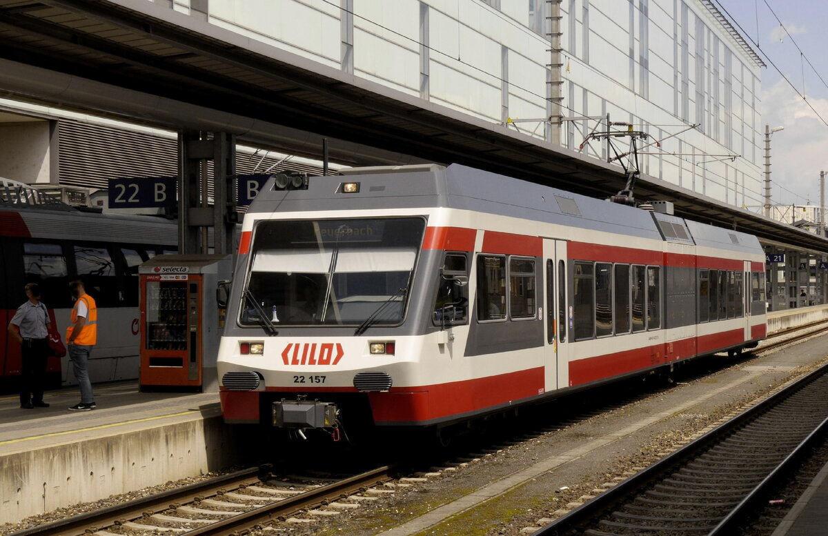 GTw 2/6 (94 81 18) 22157 der Linzer Lokalbahn in Linz Hbf, Gleis 21, am 2.6.22.