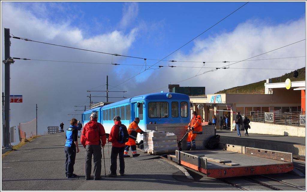 Güterverlad auf Rigi Kulm. (18.11.2015)