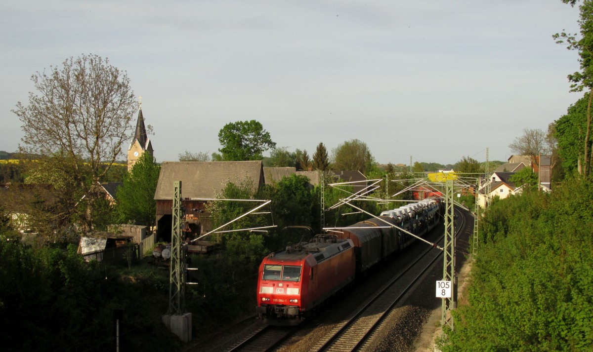 Güterzug 51687 mit der 185 84-1 auf dem Weg nach Nürnberg. Aufgenommen in Ruppertsgrün am 11.05.2015