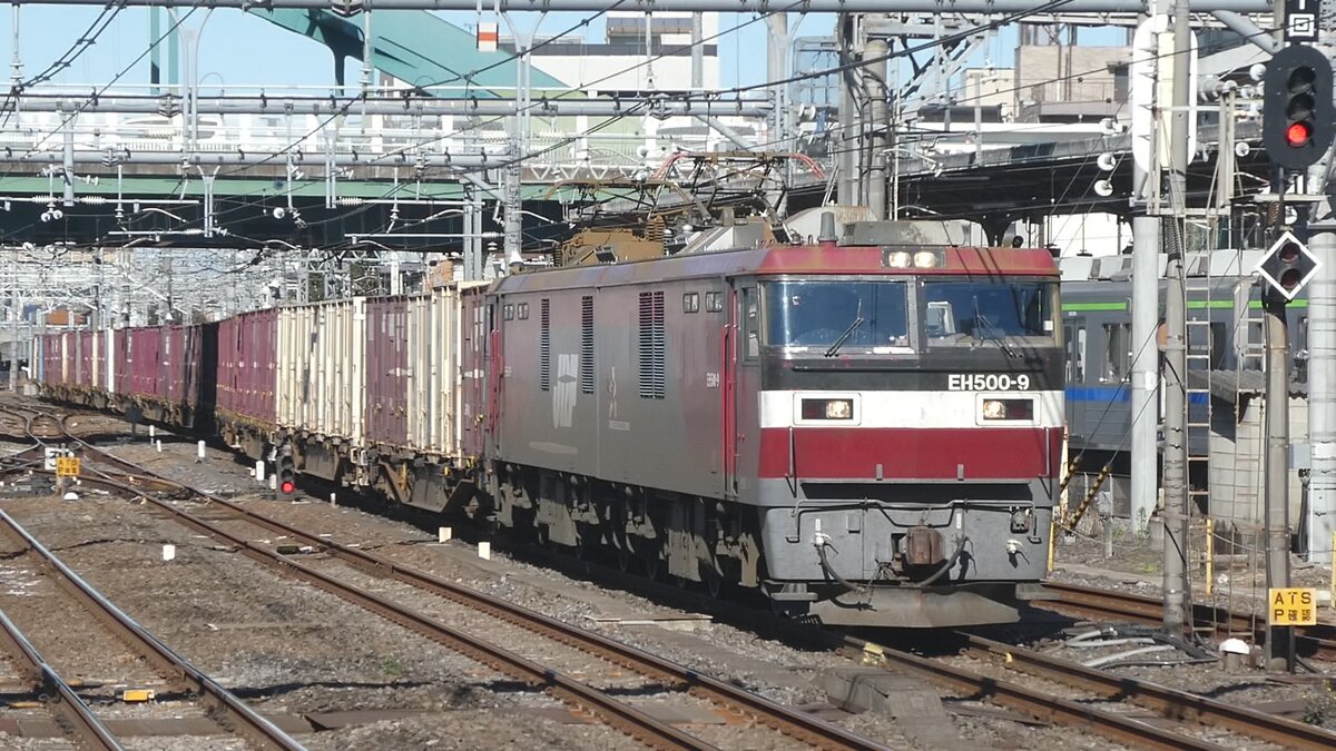 Güterzug von Sapporo Frachtterminal nach Nagoya Frachtterminal mit der EH500-9, im 28.11.2021, Ōmiya Bf.
