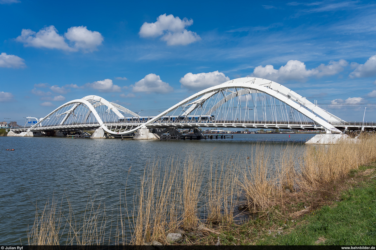 GVB Combino / Enneüs Heermabrug, 14. April 2022<br>
26 Amsterdam CS - IJburg
