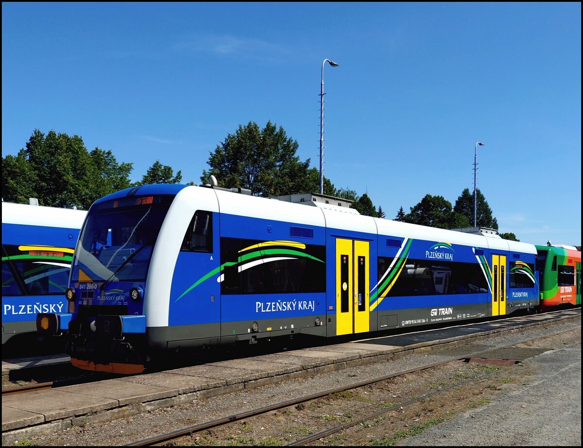 GW Train 841 267-8 in Bahnhof Su�ice am 21.8.2026.