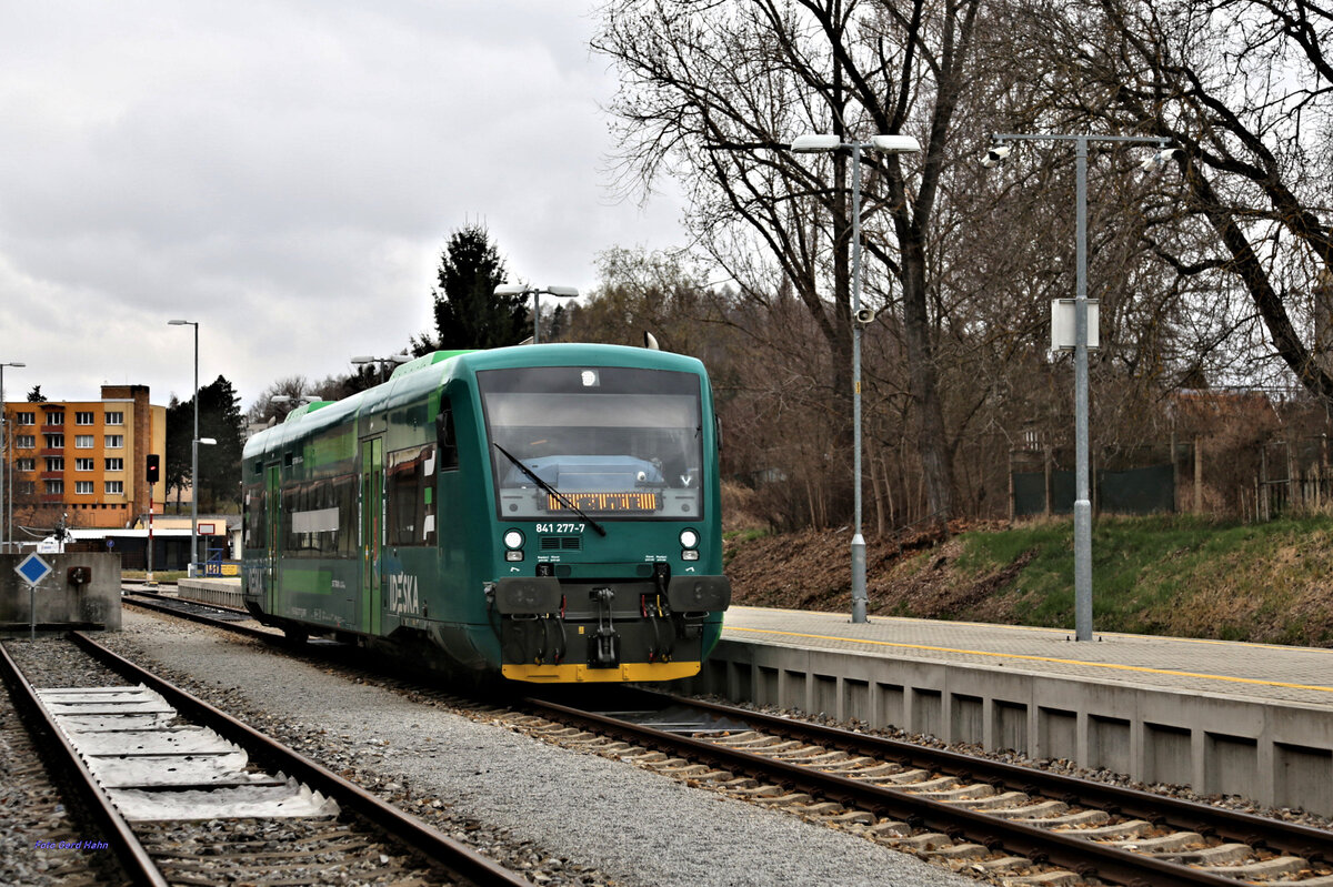 GWTrain VT 841077-7 wartet hier am 31.3.2026 um 11.15 Uhr auf Fahrgäste im Bahnhof Cesky Krumlov.