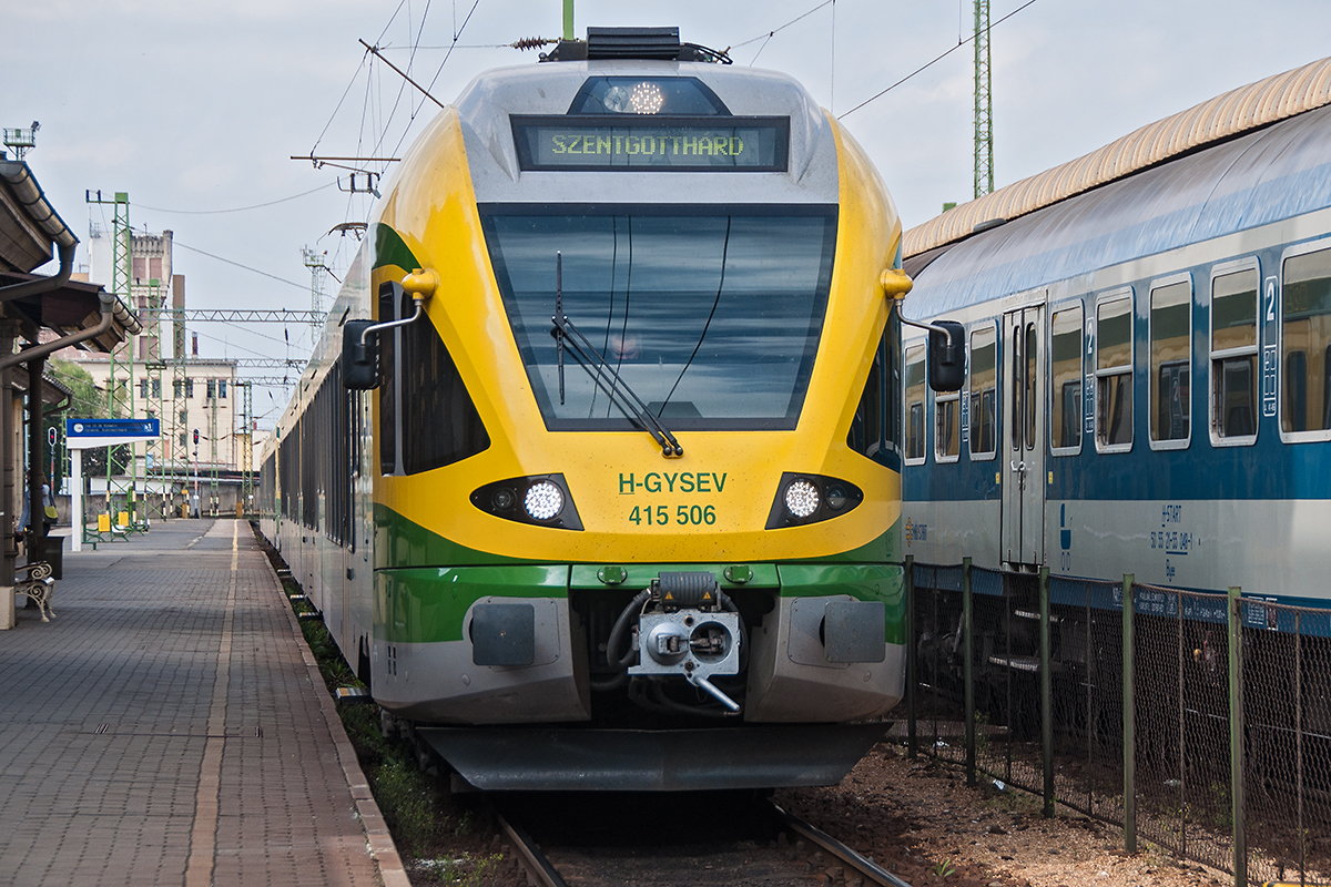 GySEV 415 506 steht in Szombathely zur Abfahrt nach Szentgotthárd bereit. Das Foto entstand am 09.04.2017.