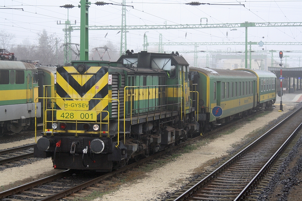 GySEV 428 001 am 08.Dezember 2015 in Sopron.