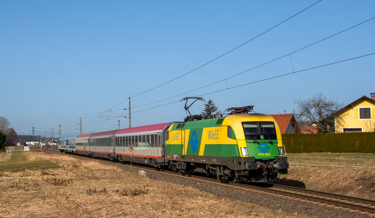 GySEV 470 502 mit EC 151  Emona  in Neudorf ob Wildon, 23.02.2021. 