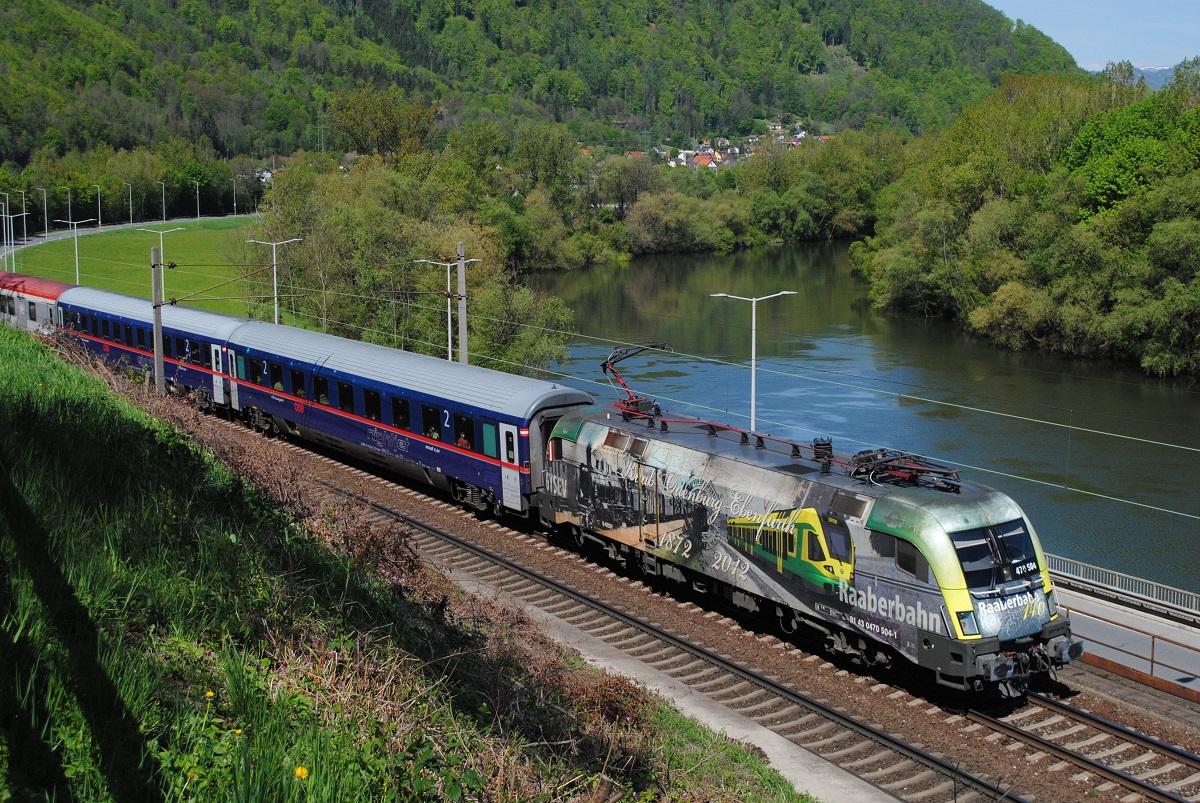 GySEV 470 504 + EC151 zwischen Graz-Raach und Gösting. (08.05.2021)