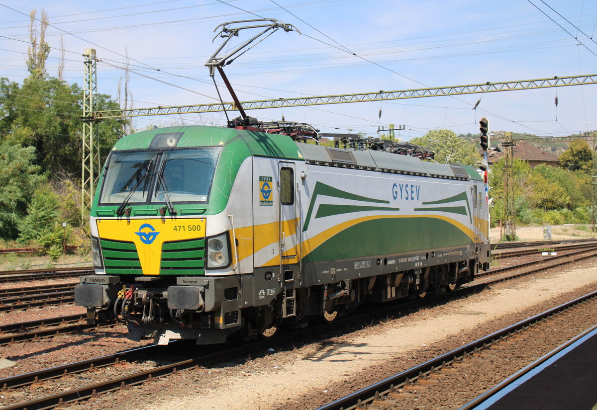 GYSEV 471 500 am 01.08.2026 beim umsetzen in Budapest-Kelenf�ld. Sie kam mit dem IC 985  Scarbantia  aus Sopron.