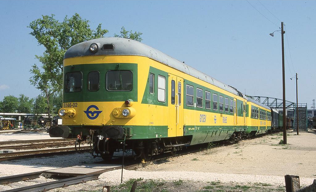 GySEV Dieseltriebwagen 5146.02 am 25.4.2002 im Eisenbahn Museum in Budapest Ujpest.