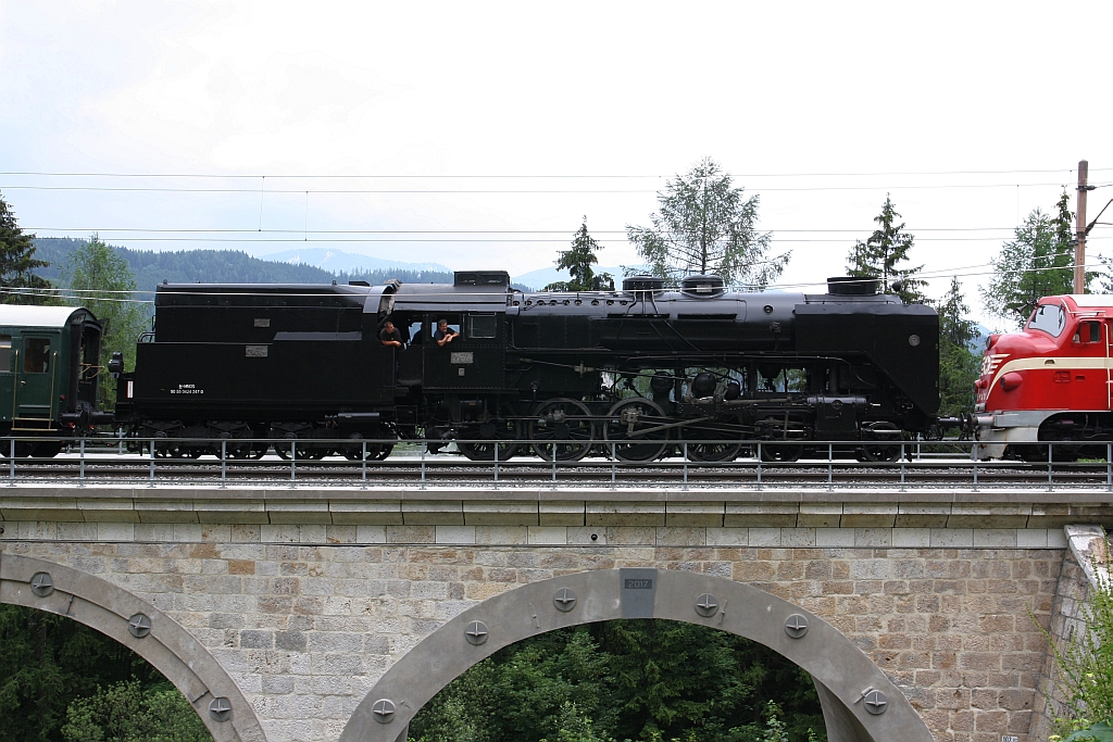 H-MNOS 424.247 (UIC-Nr.: 90 55 0424 247-0) am 10.Juni 2018 auf dem Kartnerkogel-Viadukt.