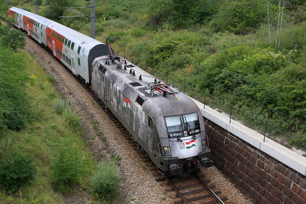 H-START 470 001 am 17.August 2019 mit dem REX 2114 (Wien Franz-Josefs-Bahnhof - Ceske Velenice) kurz vor der Hangbrücke bei Limberg.