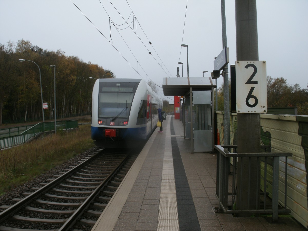 Halt,am 04.November 2013,f�r den UBB 646 108,auf der Fahrt von Stralsund nach Barth,am Haltepunkt Stralsund Gr�nhufe.