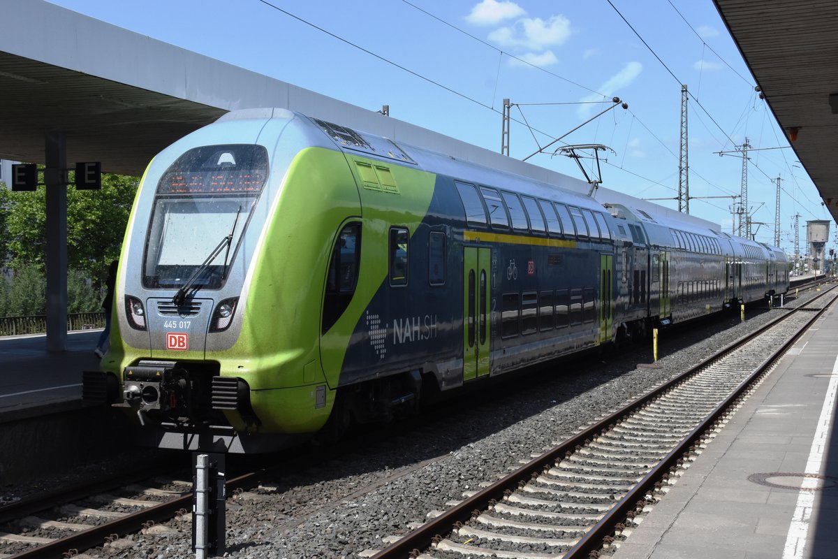 HAMBURG, 29.06.2018, 445 017 im Bahnhof Altona; diese Züge verkehren üblicherweise auf der Relation Hamburg/Kiel