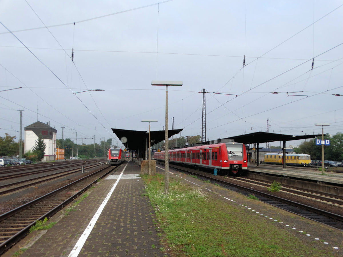 Hanau Hbf am 04.10.16 mit VIAS, DB Regio 425er und DB Netz Schienenbus