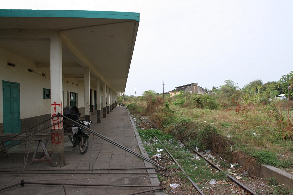 Hausbahnsteig der Battambang Station am 24.März 2017.