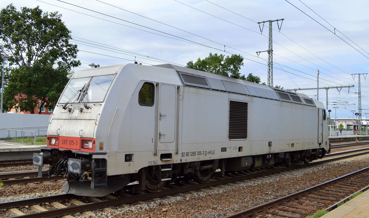 Havelländische Eisenbahn AG, Berlin [D] mit  285 105-3  [NVR-Nummer: 92 80 1285 105-3 D-HVLE], lt. Railcolor soll sie seit 04/20 auch eine AKIEM Lok sein? am 08.09.20 Bf. Golm (Potsdam). 
