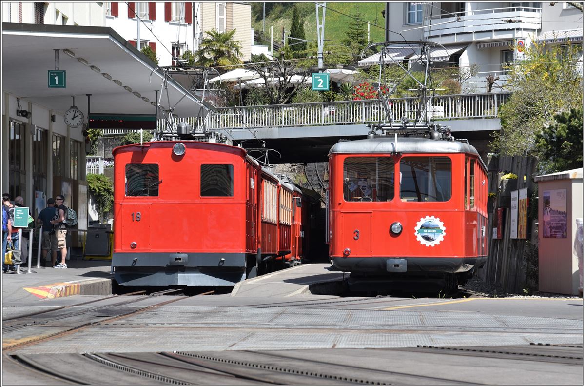 He 2/2 18 und Bhe 2/4 3 in Vitznau. (20.04.2018)