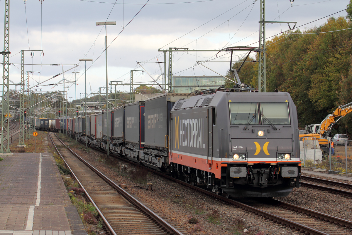 Hector 241.004 durchfährt Recklinghausen Hbf. 22.10.2018