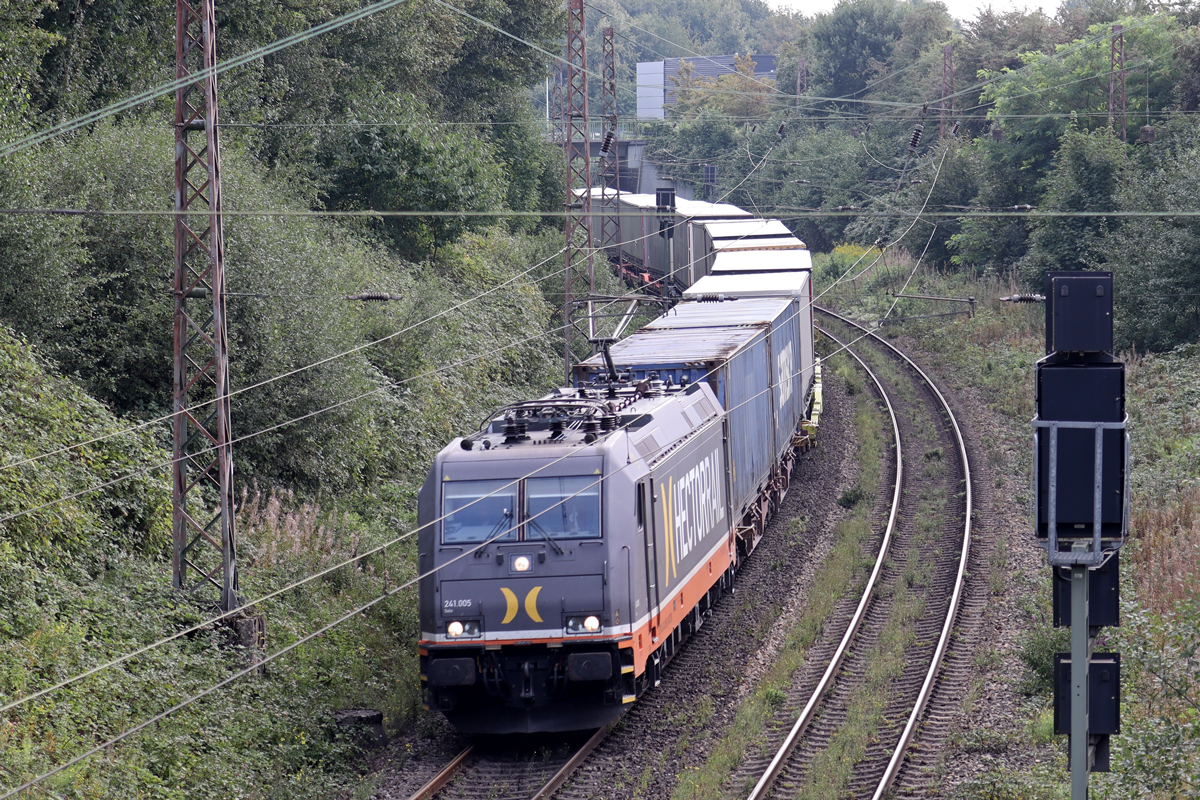 Hector 241.005 auf der Hamm-Osterfelder Strecke in Recklinghausen-Ost 30.8.2023