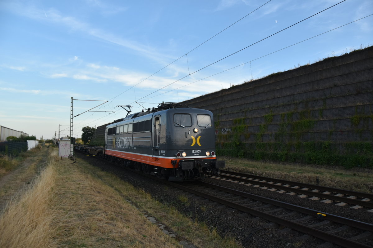 Hectorrail 162 005 Herzog/alias 151 133-6 kommt mit einem Containerzug bei Allerheiligen aus Richtung Köln durch gefahren. 18.8.2018