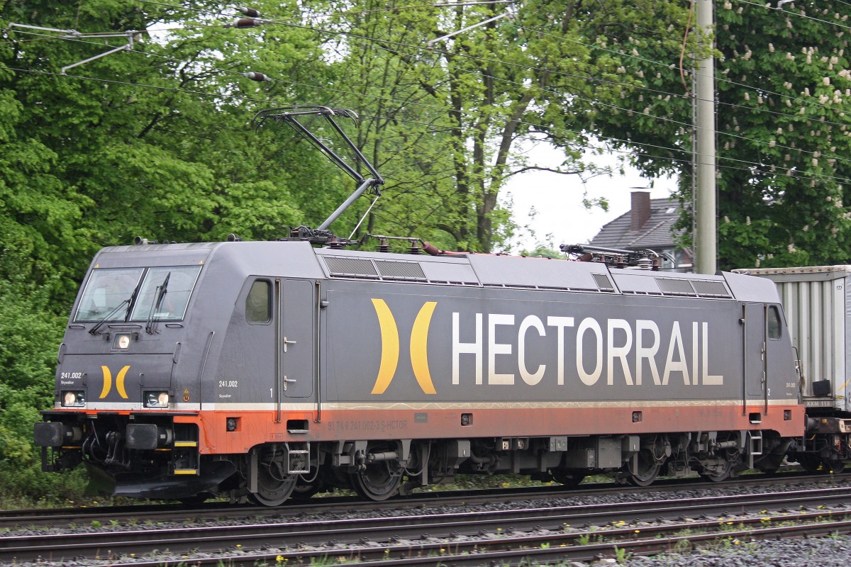 Hectorrail 241.002  Skywalker  am 8.5.13 in Ratingen-Lintorf.