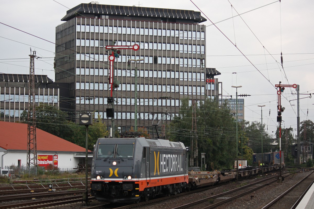 Hectorrail 241.011  C3PO  am 9.10.13 mit einem KLV in Düsseldorf-Rath.