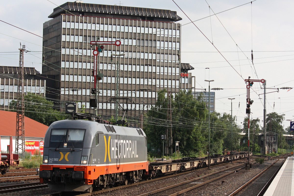 Hectorrail 242.502  Zurg  am 10.7.13 mit einem leeren KLV in Dsseldorf-Rath.