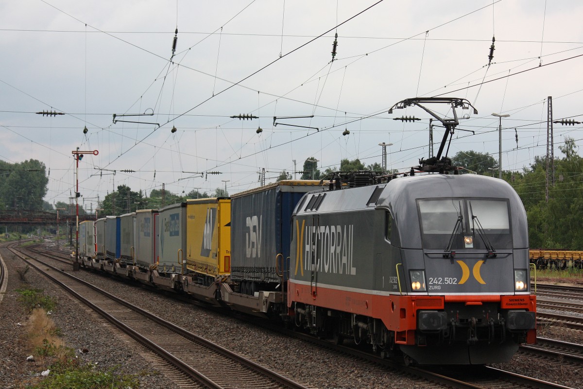 Hectorrail 242.502  Zurg  am 27.6.13 mit dem KLV nach Ehrang bei der Durchfahrt durch Dsseldorf-Rath.