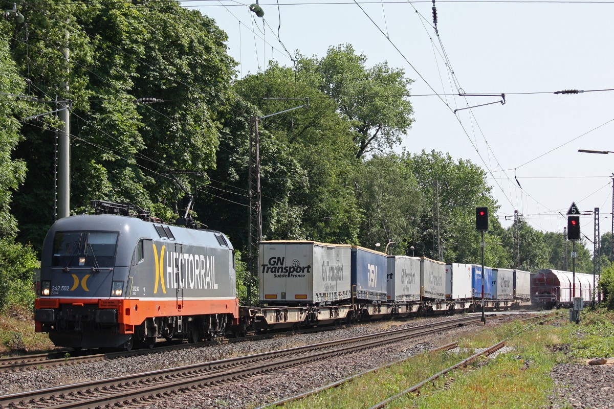 Hectorrail 242.502  Zurg  am 7.7.13 mit einem KLV in Ratingen-Lintorf.
