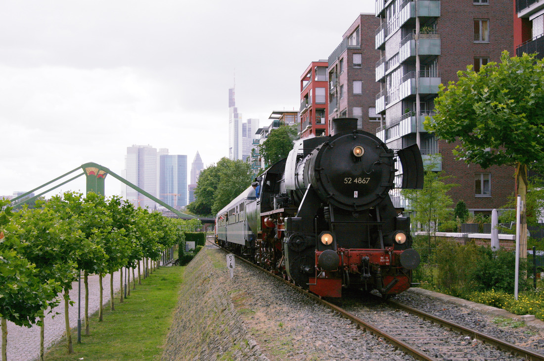 HEF 52 4867 // Frankfurt am Main; Städtische Verbindungsbahn // 11. Juli 2009
