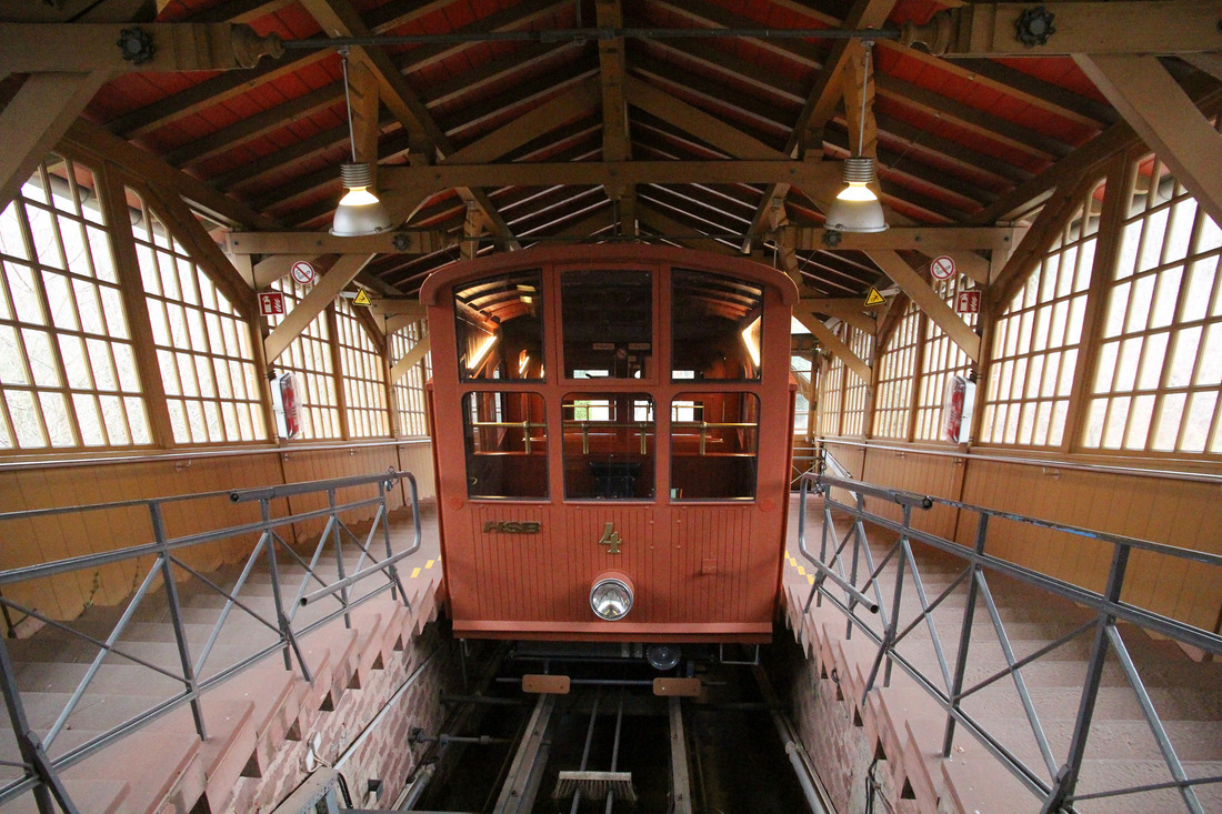 Heidelberger Straßen- und Bergbahn AG; Wagen 4 der Königstuhlbahn // Heidelberg (Bergstation Königstuhlbahn) // 11. Dezember 2019
