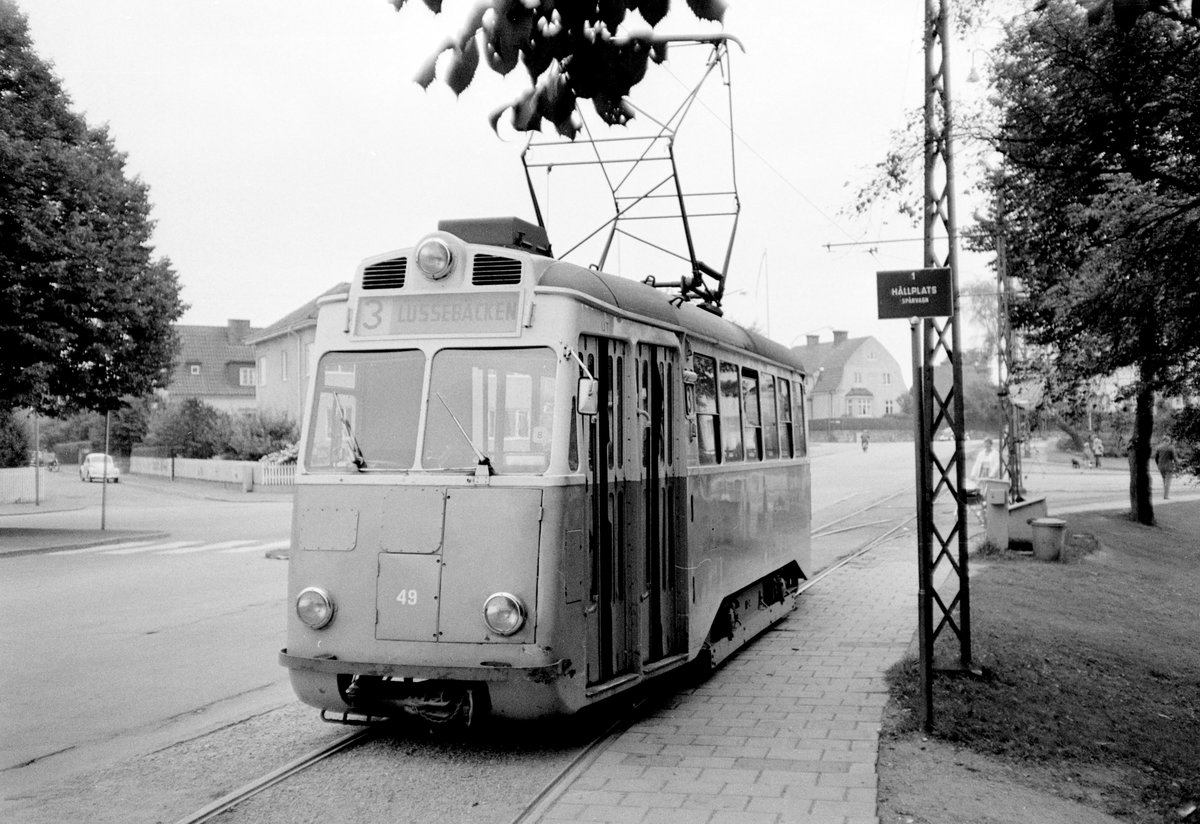 Helsingborg Hälsingborgs Stads Spårväger (HSS) SL 3 (F2 49 (ASEA 1949)) am 26. August 1967. - Diese und die vorigen Aufnahmen wurden wenige Tage vor der Stillegung der letzten Straßenbahnlinien Helsingborgs (1, 3 und 5) gemacht. Am 2. September 1967 stellte die HSS - in Verbindung mit dem Übergang zum Rechtsverkehr - den Straßenbahnbetrieb ein. 