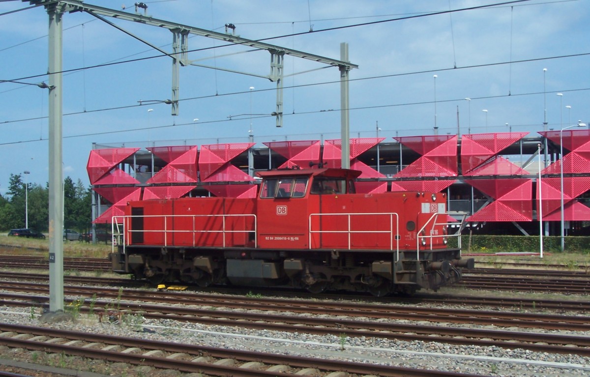 Hengelo in den Niederlanden, 8.82015.G1206 ,  Lok-Nr-92 84 2006416-6 in Diensten der niederländischen Sparte von DB Cargo