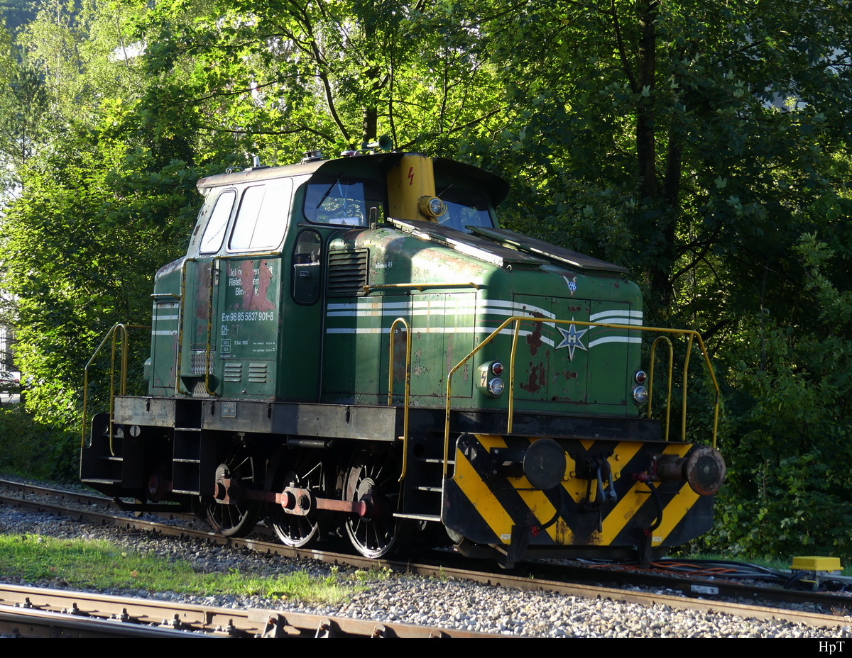 Henschel Rangierlok Em 3/3  98 85 5 837 901-8 abgestellt bei der OeBB im Bahnhof Klus am 20.09.2022